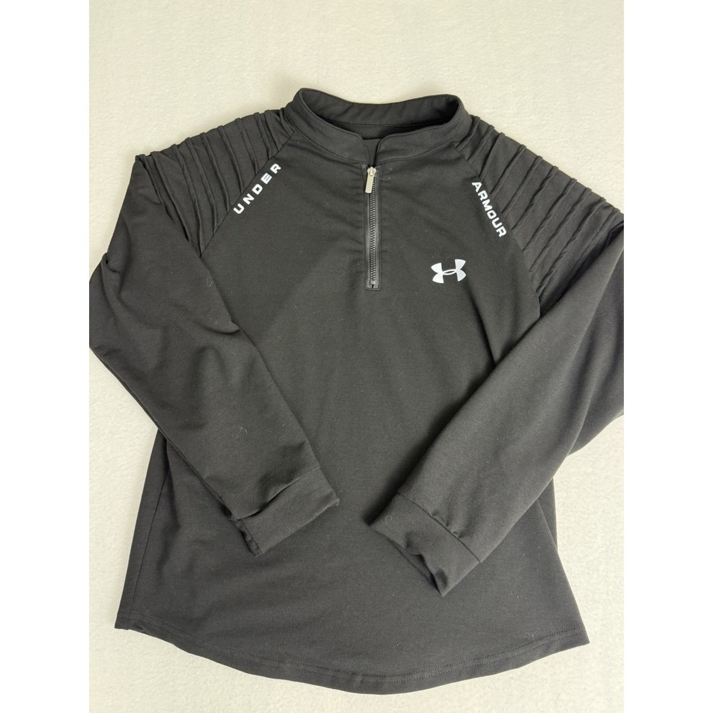 Under Armour Pullover Men's S Black‎ Pintuck shoulder panels